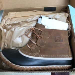 Brand New Sorel out n about leather boots